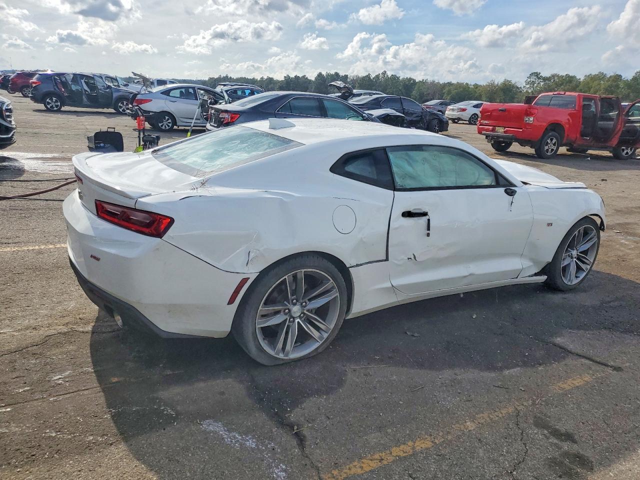 2017 Chevrolet Camaro Lt - Image 3