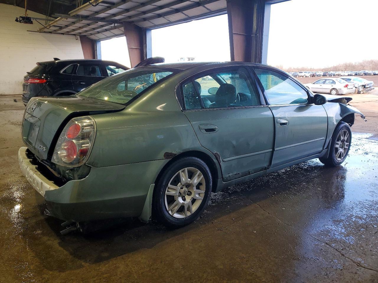 2005 Nissan Altima 2.5 - Фото 3