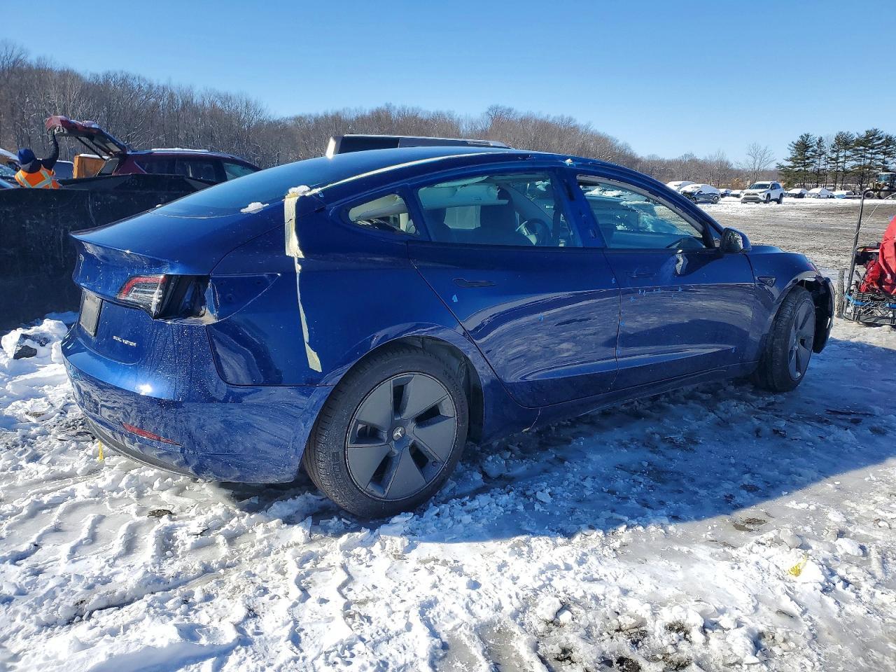 2022 Tesla Model 3 - Фото 3
