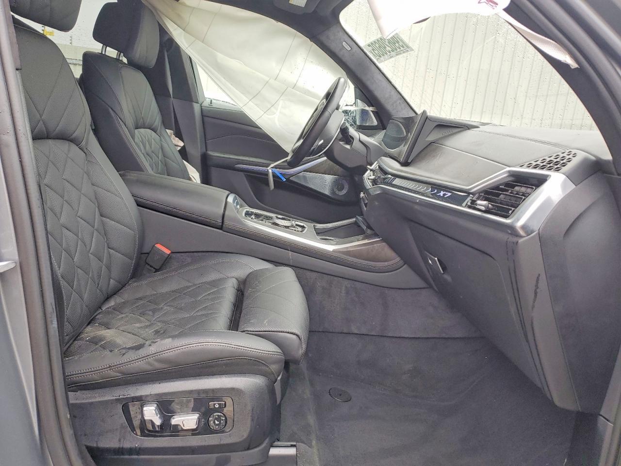 2024 BMW X7 xDrive40I - Image 7