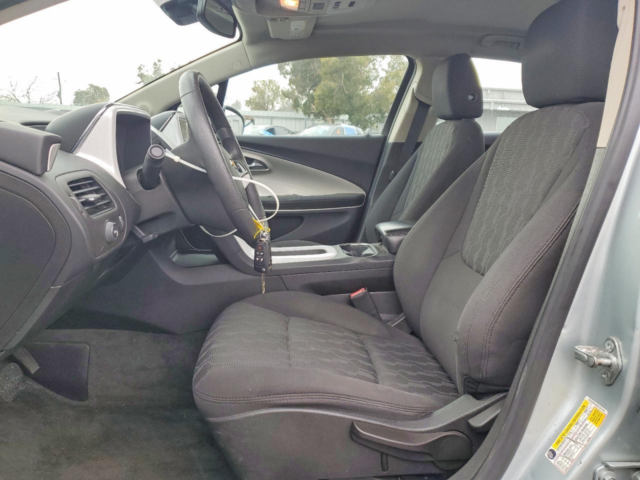 2011 Chev Volt - Image 7