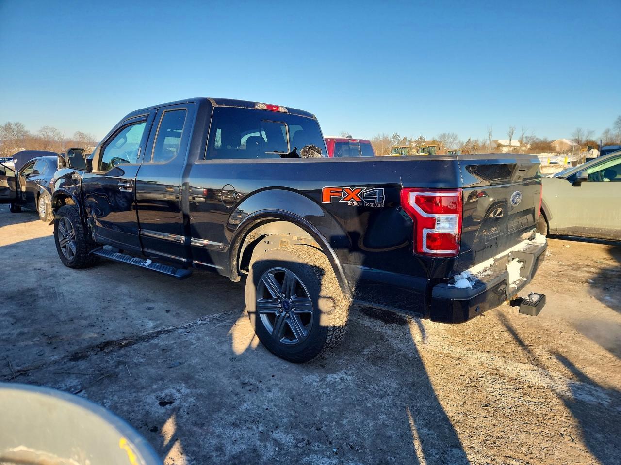 2020 Ford F150 Super Cab - Фото 2