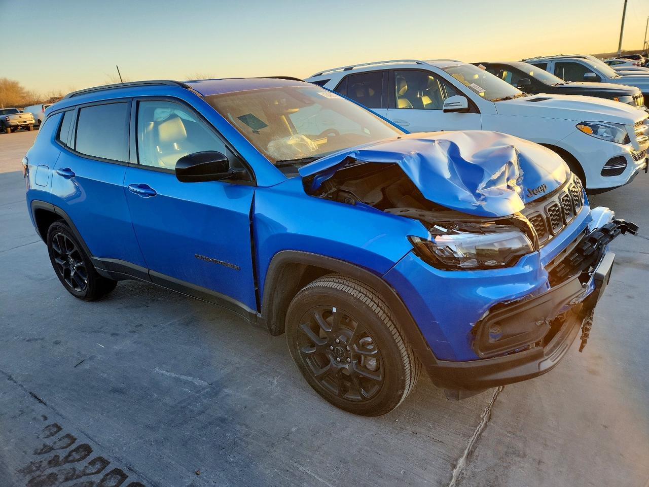 2025 Jeep Compass Latitude - Фото 4