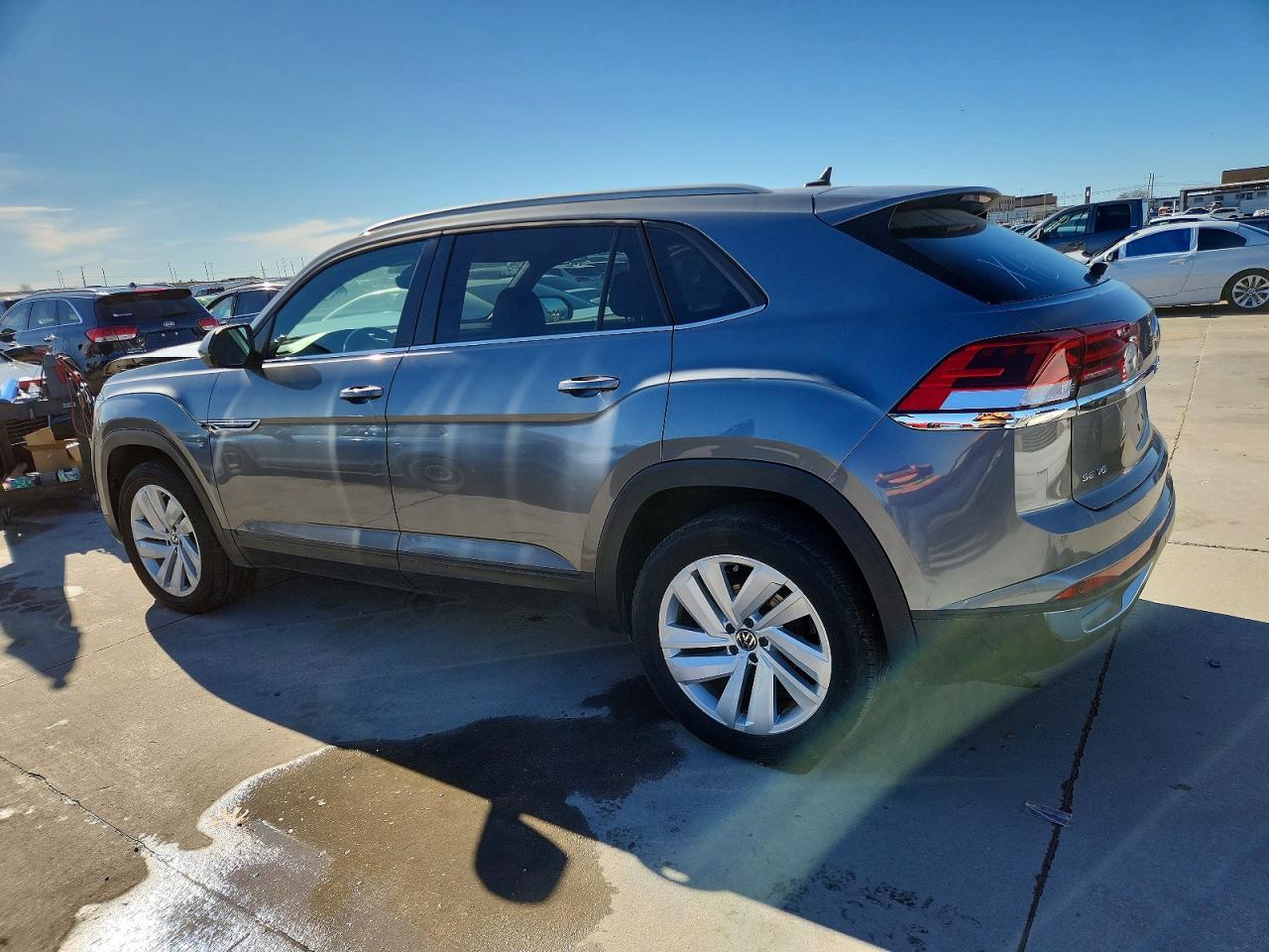 2022 Volkswagen Atlas Cross Sport Se - Фото 2