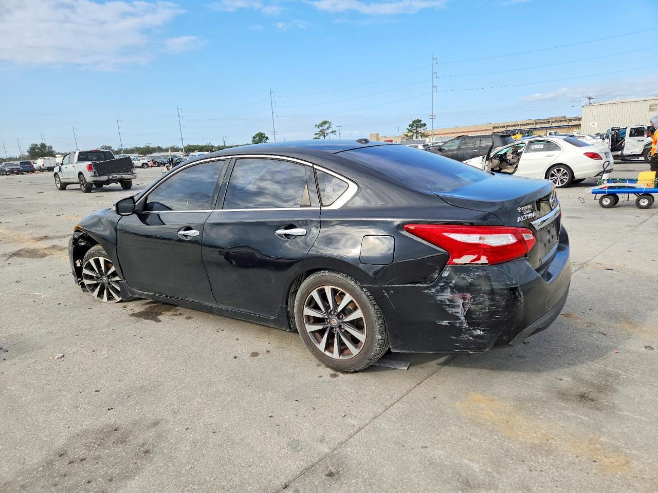 2017 Nissan Altima 2.5 - Фото 2