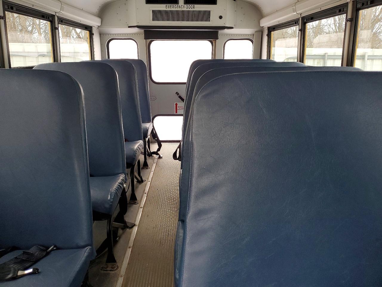 2016 Chevrolet Express School Bus - Фото 6