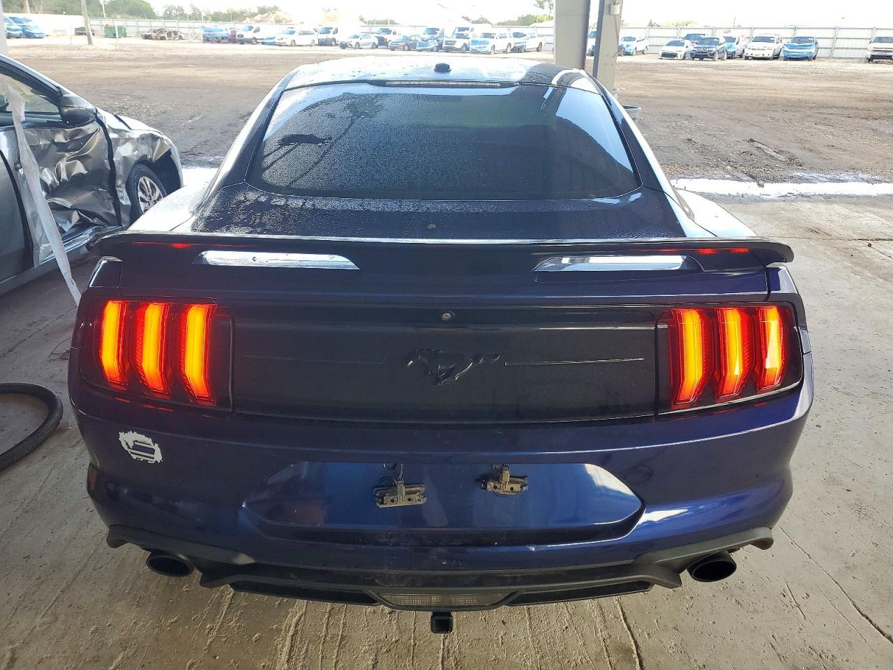 2019 Ford Mustang - Image 6