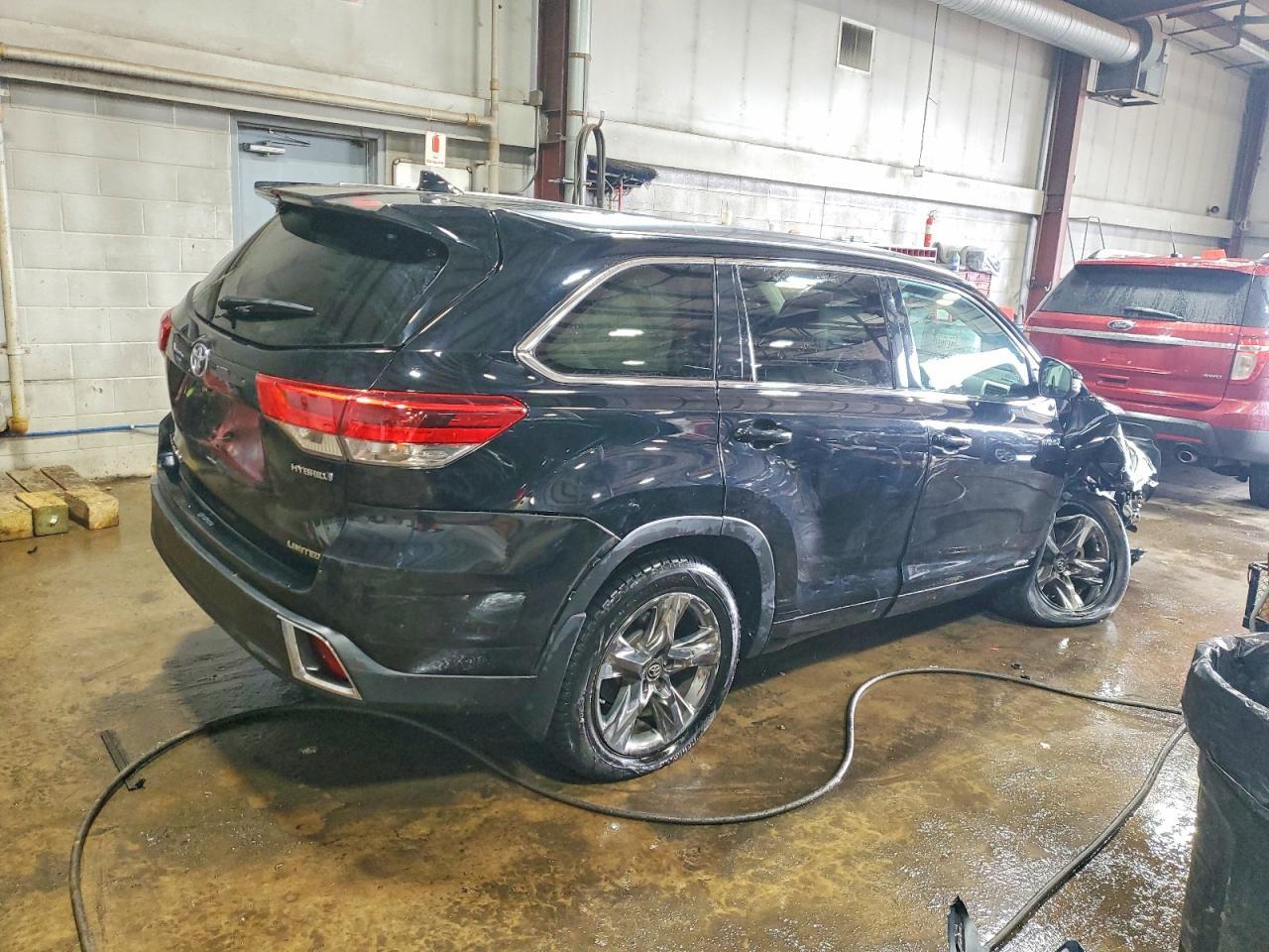 2019 Toyota Highlander Hybrid Limited Platinum - Фото 3