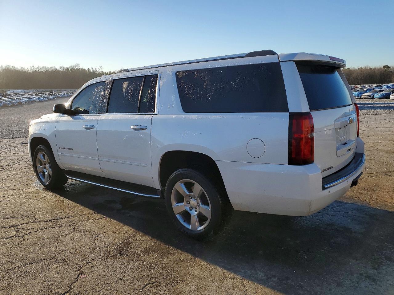 2018 Chevrolet Suburban C1500 Premier - Image 2