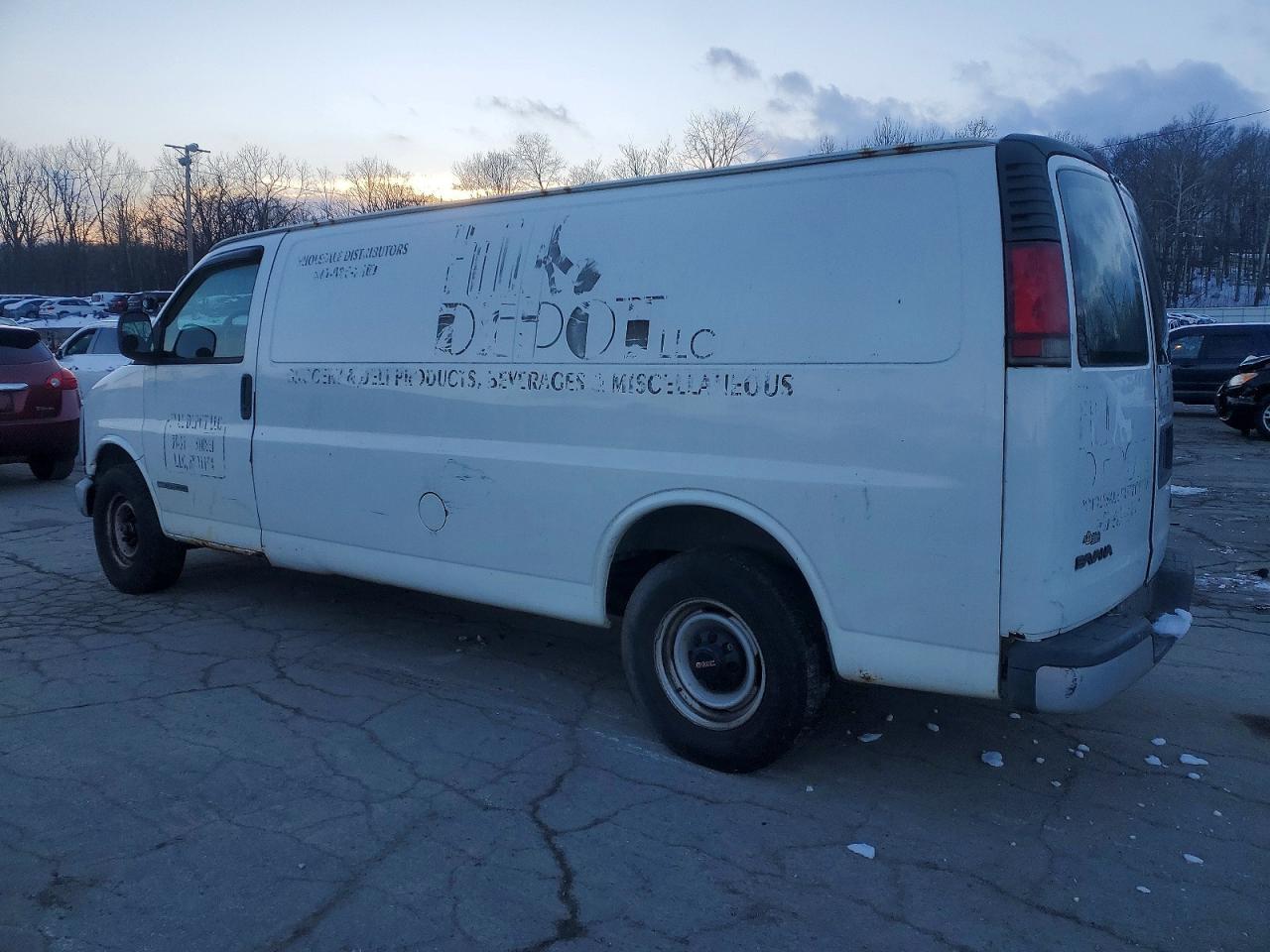 2001 GMC Savana 3500 Delivery Van - Фото 2