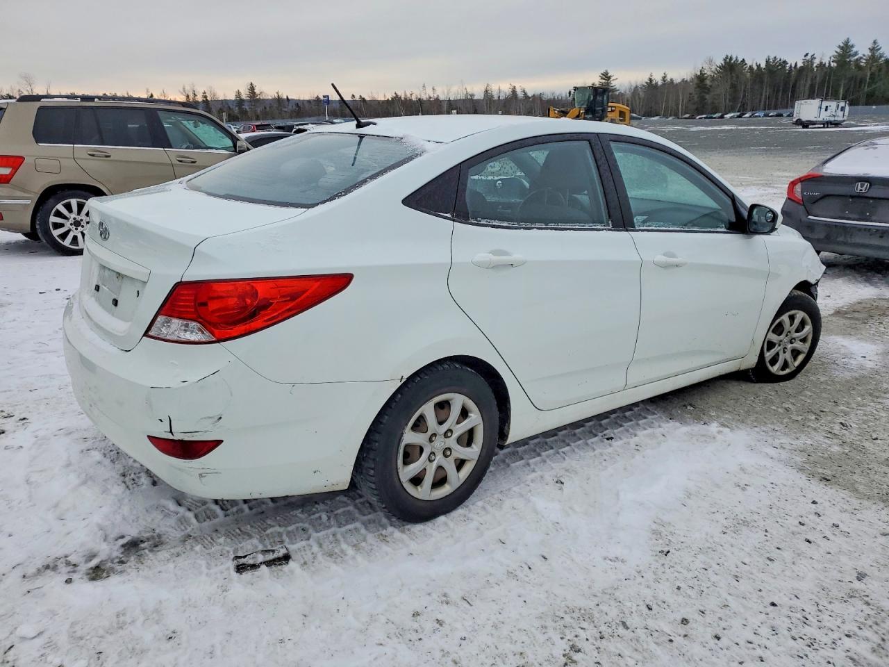 2012 Hyundai Accent Gls - Фото 3