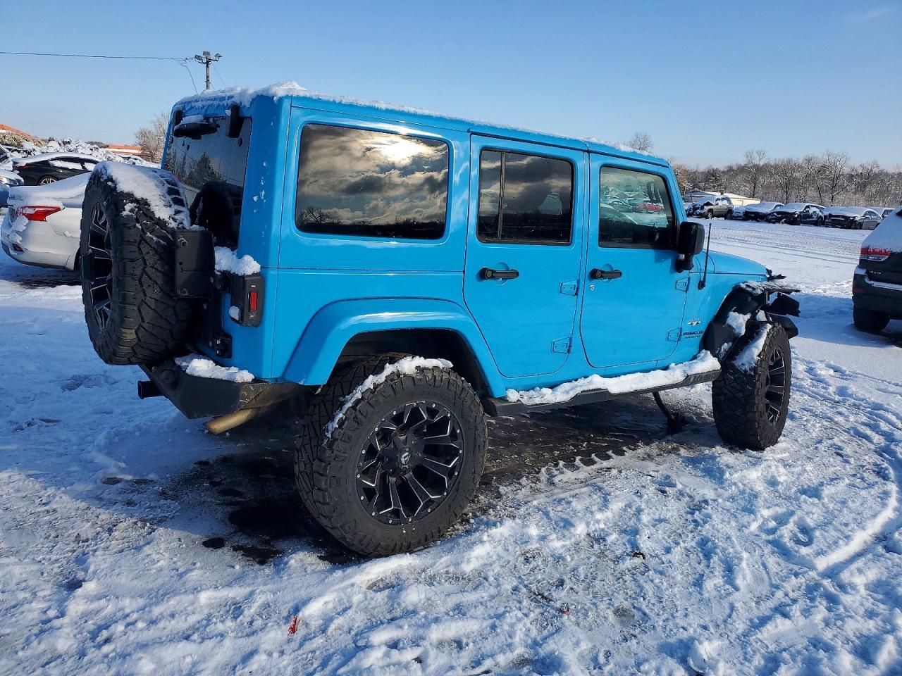 2017 Jeep Wrangler Unlimited Sahara - Image 3