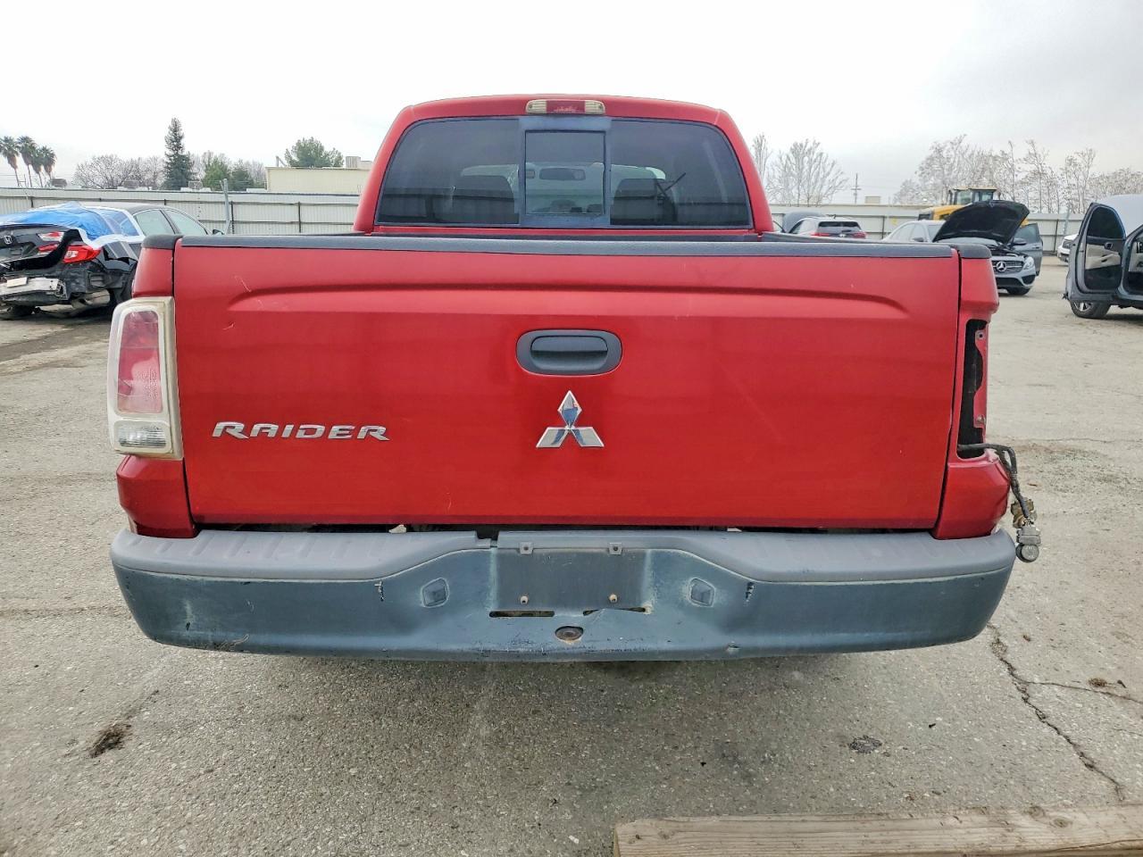 2009 Mitsubishi Raider Ls - Image 6