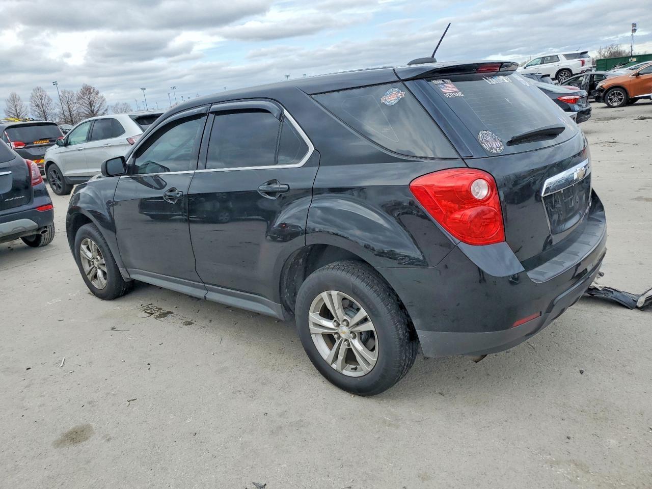 2015 Chevrolet Equinox Ls - Фото 2