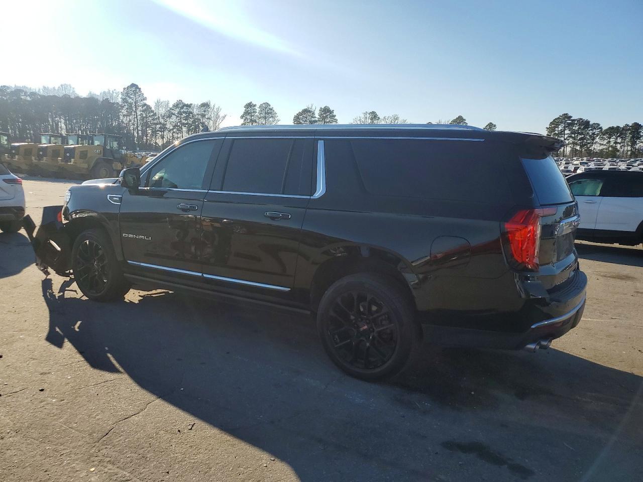 2022 GMC Yukon Xl Denali - Фото 2