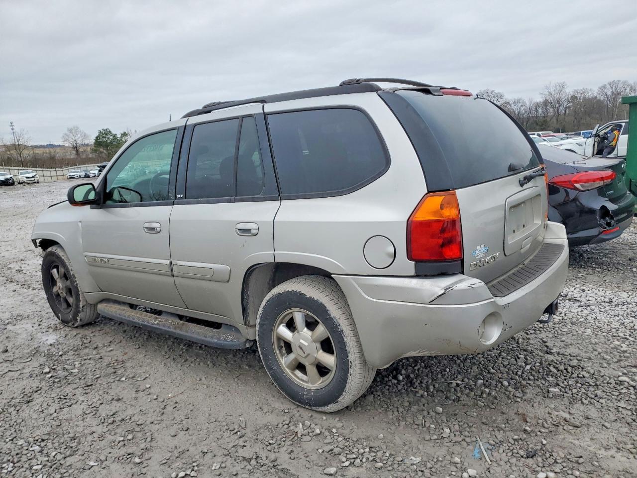 2005 GMC Envoy - Фото 2