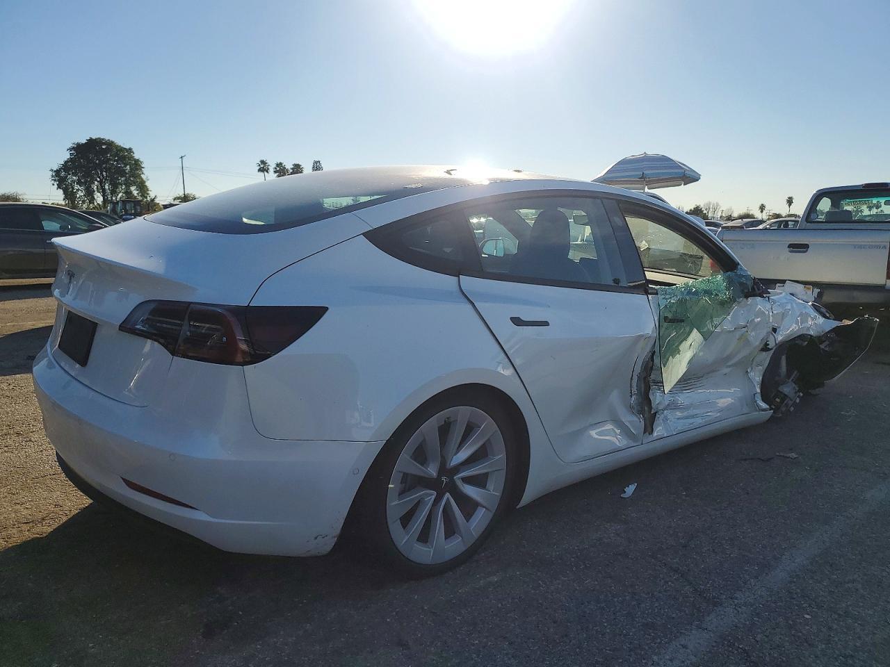 2022 Tesla Model 3 - Фото 3