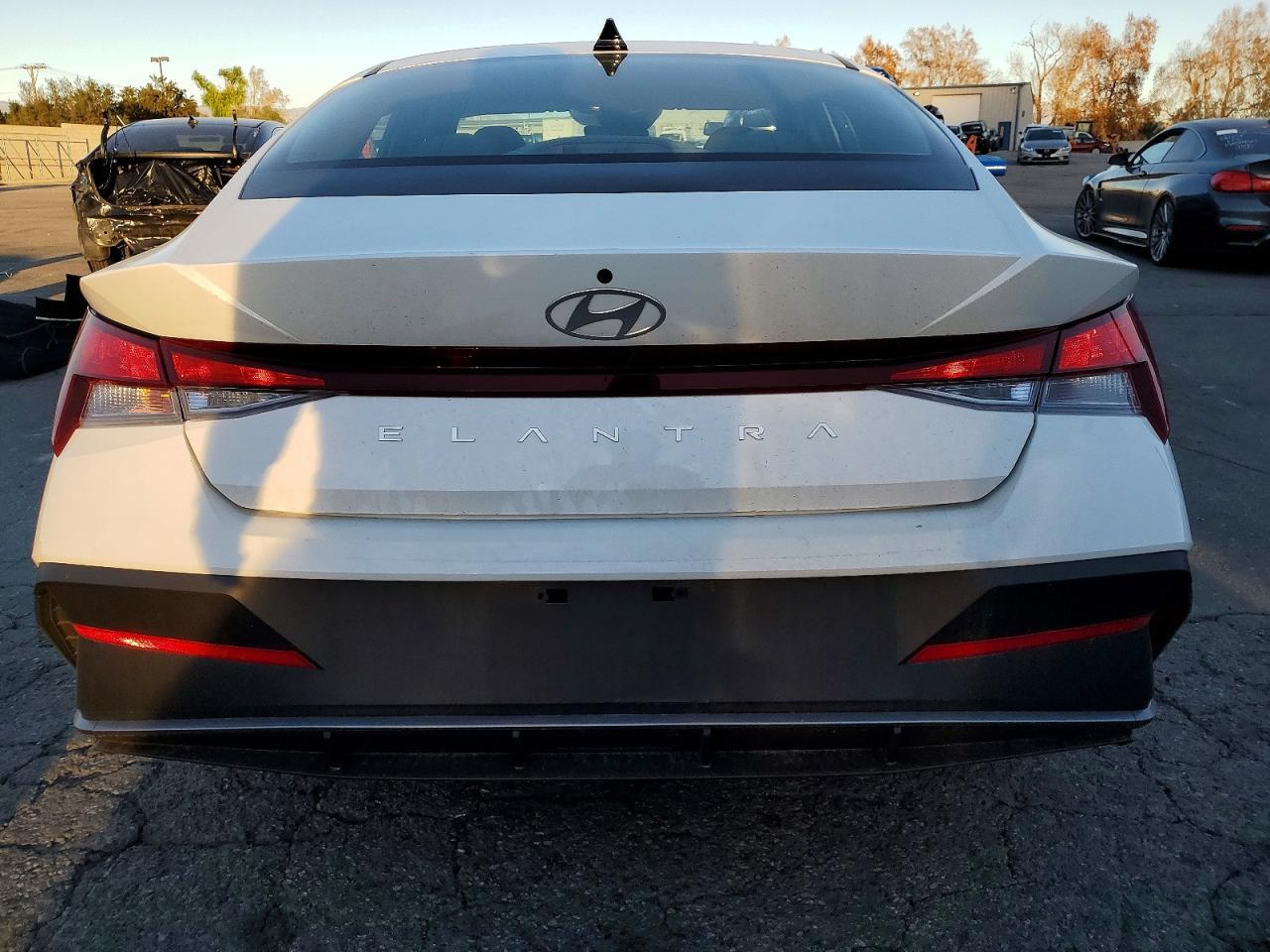 2025 Hyundai Elantra Se - Фото 6