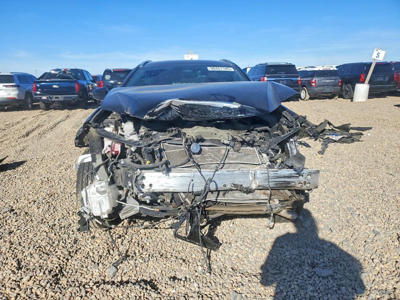 2025 Toyota Crown Signia Xle - Image 5