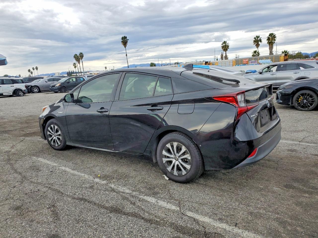2019 Toyota Prius - Фото 2