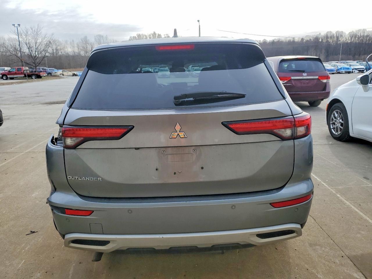 2023 Mitsubishi Outlander Se - Фото 6