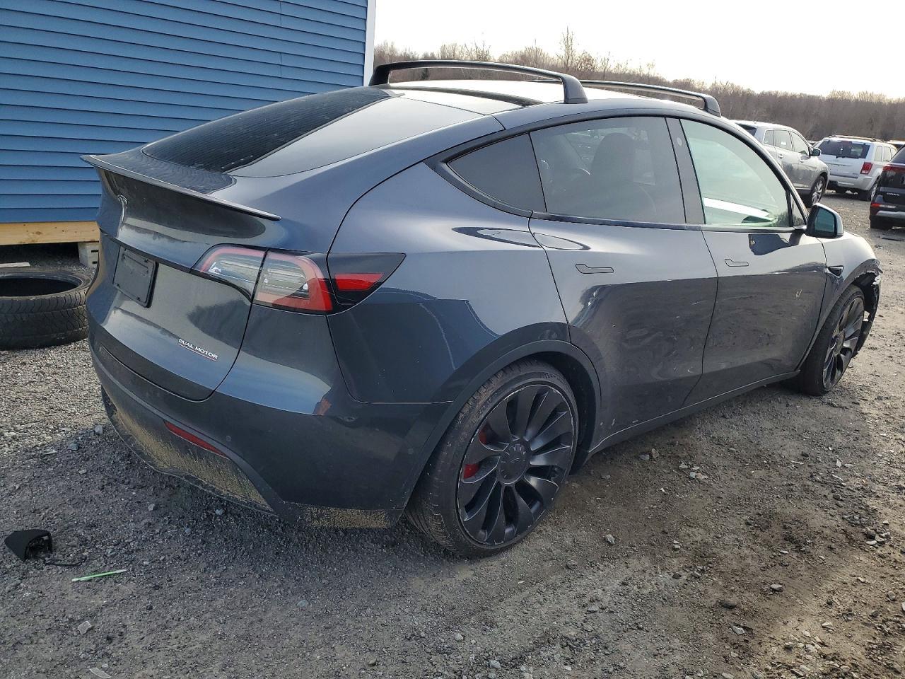2023 Tesla Model Y - Image 3