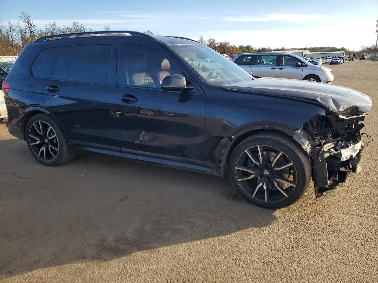 2021 BMW X7 xDrive40I - Фото 4