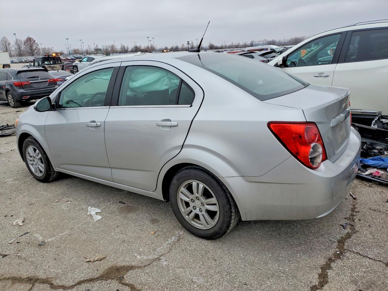 2013 Chevrolet Sonic Lt - Image 2