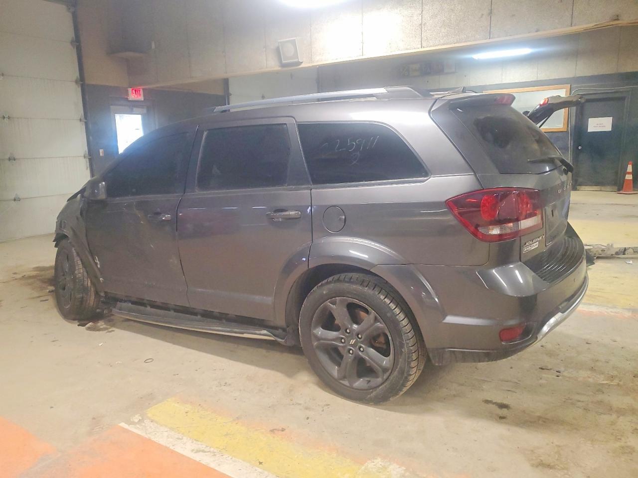 2020 Dodge Journey Crossroad - Фото 2