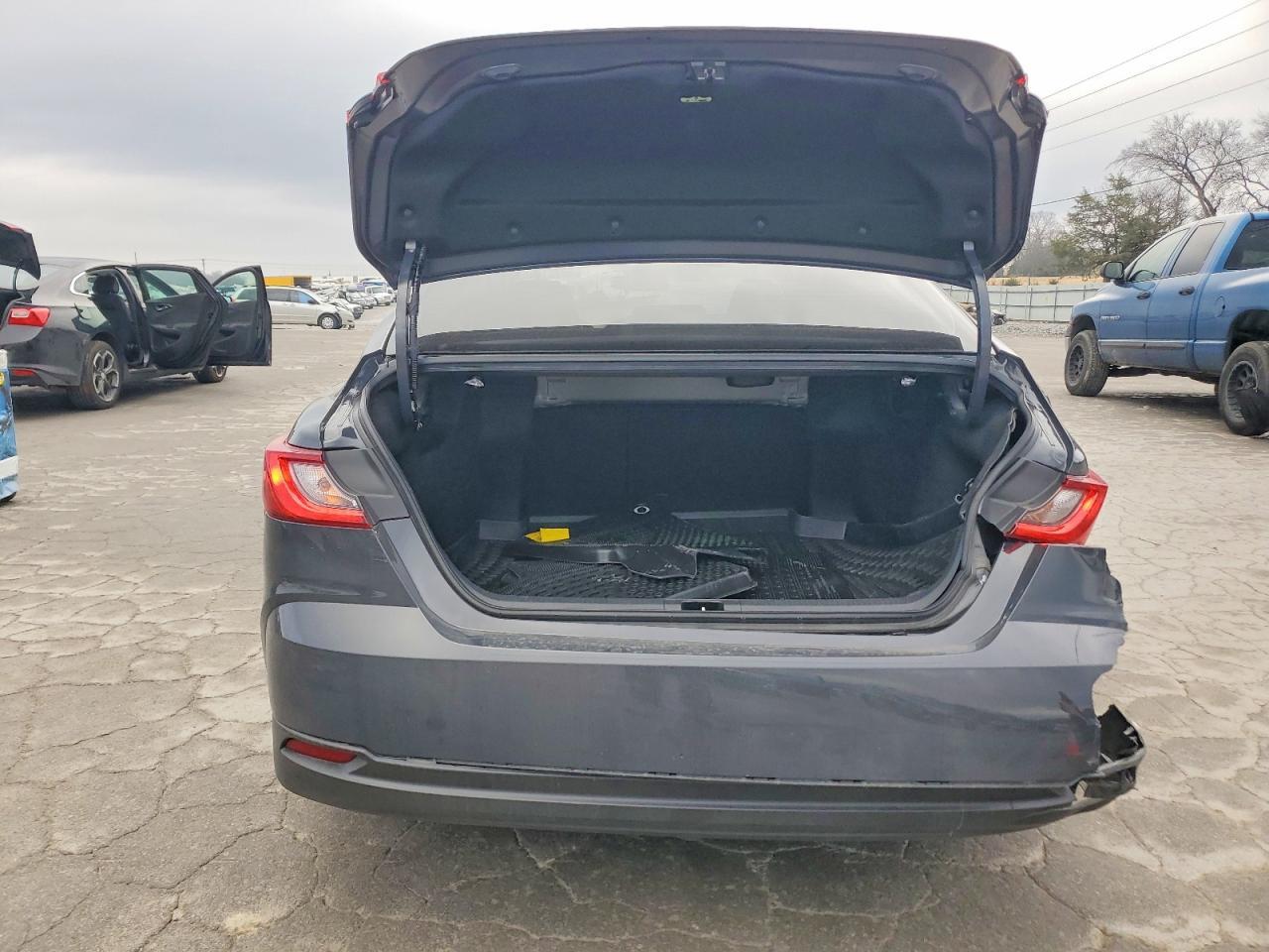 2025 Toyota Camry Xse - Image 6