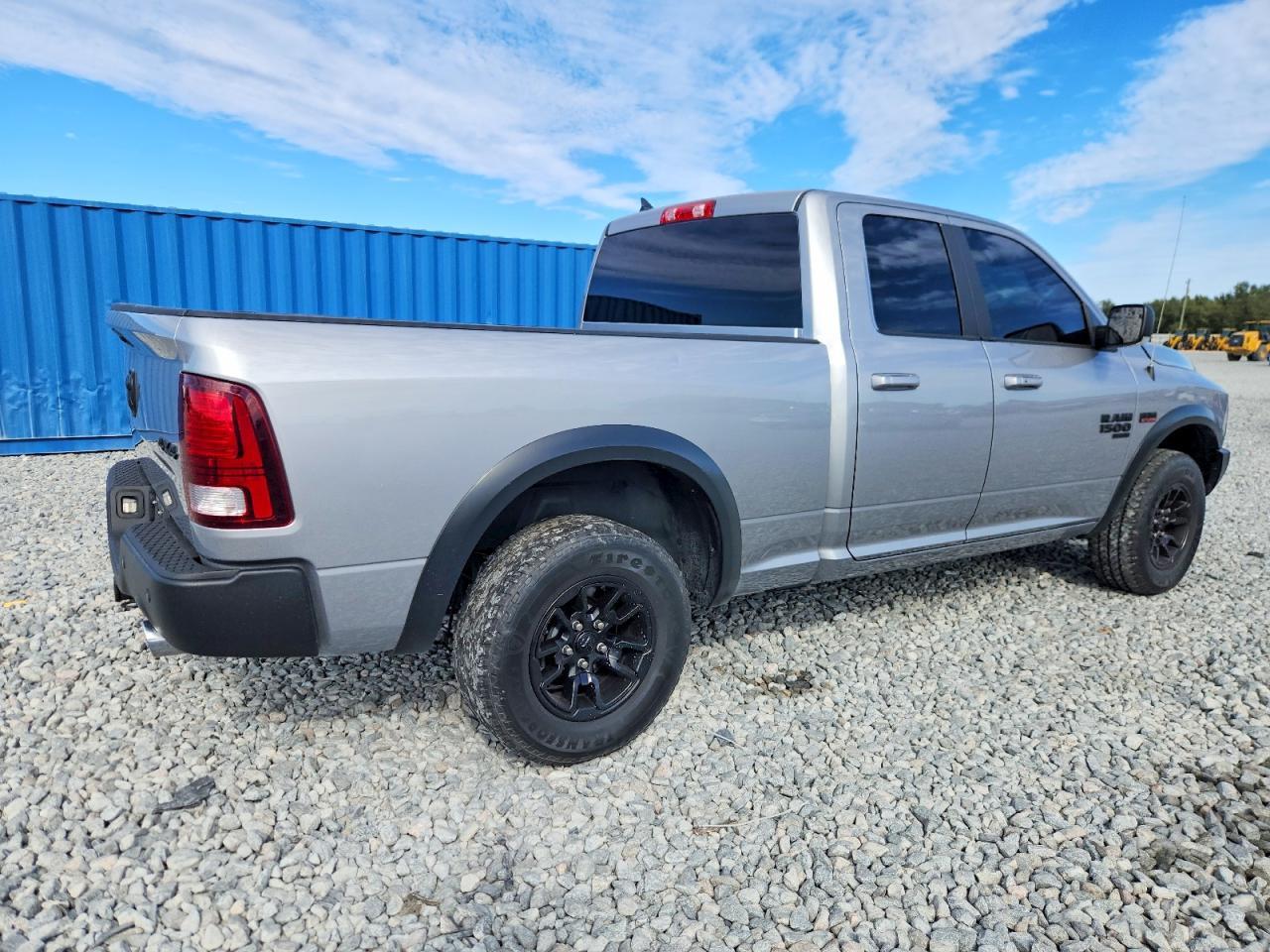 2021 Ram 1500 Classic Slt - Фото 3