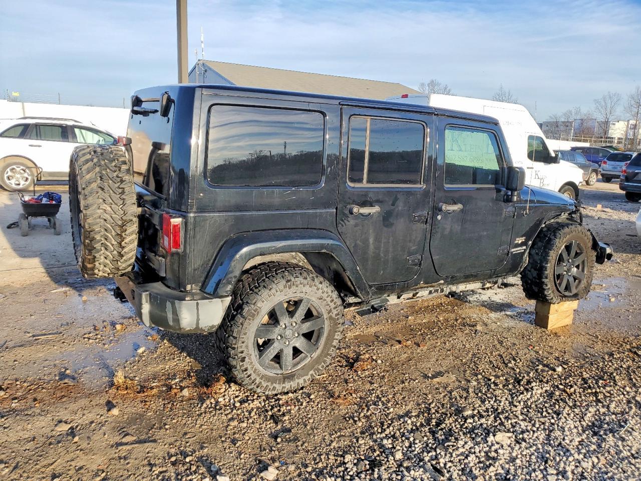 2016 Jeep Wrangler Unlimited Sahara - Image 3