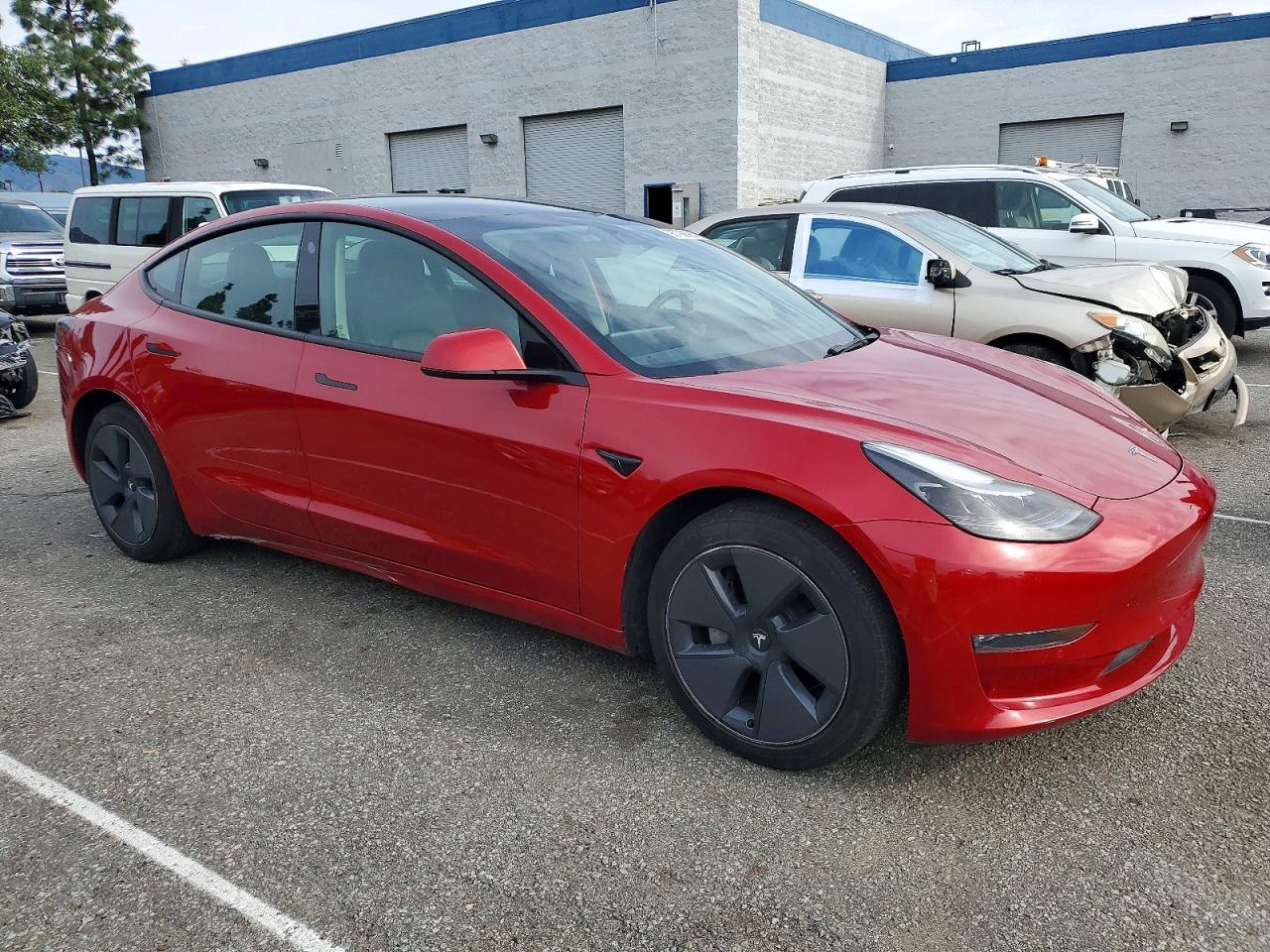 2022 Tesla Model 3 - Фото 4
