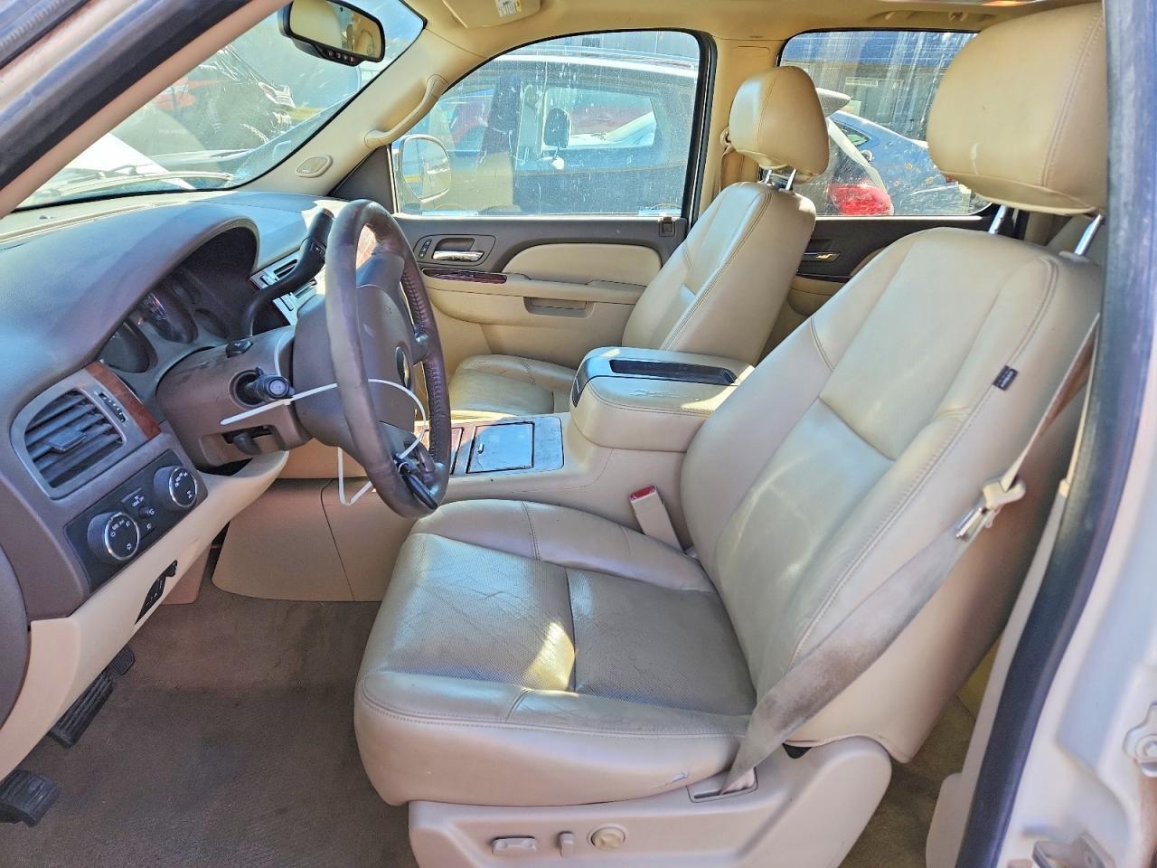 2014 Chevrolet Suburban K1500 Ltz - Image 7