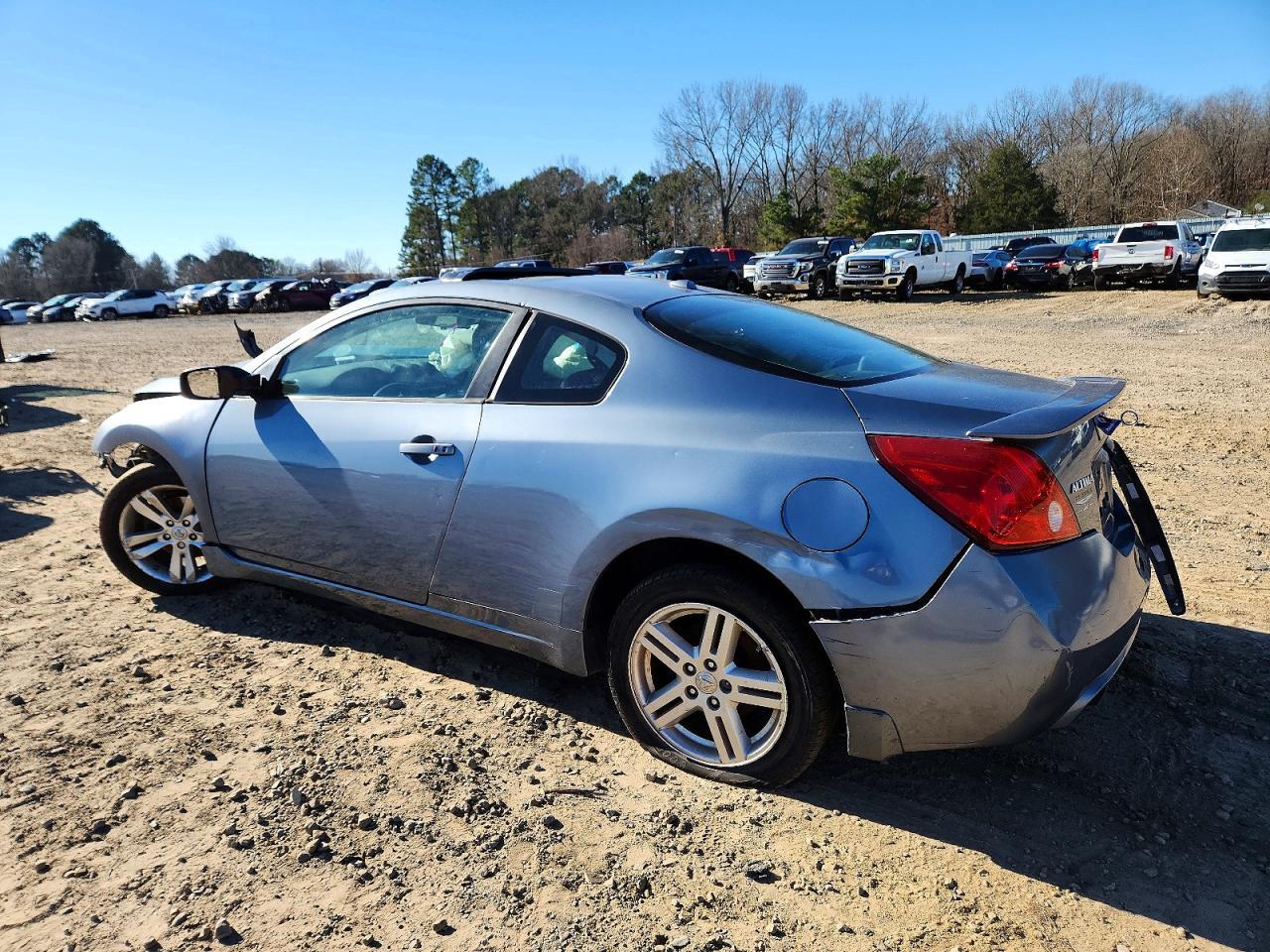 2011 Nissan Altima S - Image 2