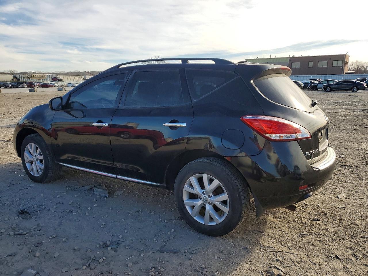 2011 Nissan Murano S - Image 2