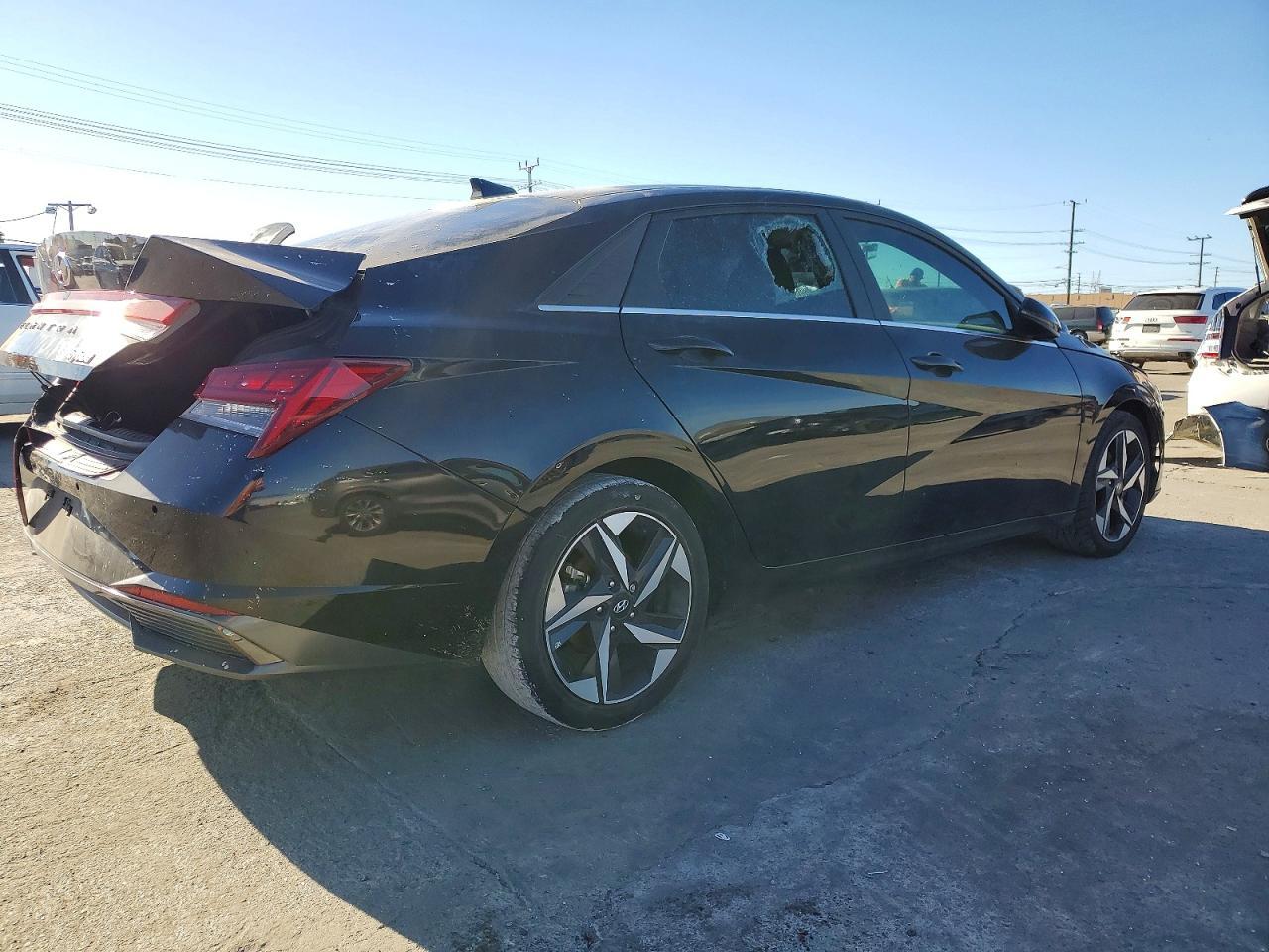 2023 Hyundai Elantra Limited - Image 3