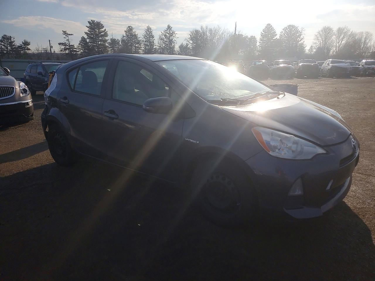 2012 Toyota Prius C - Image 4