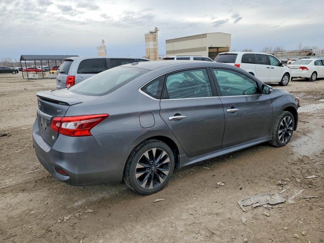 2019 Nissan Sentra Sr - Фото 3