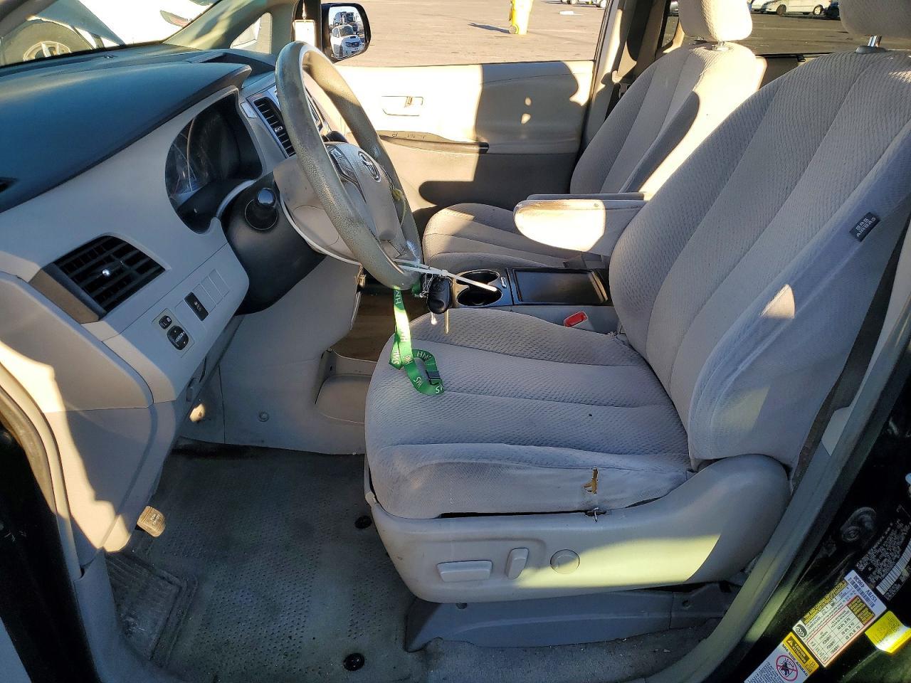 2013 Toyota Sienna Le - Фото 7
