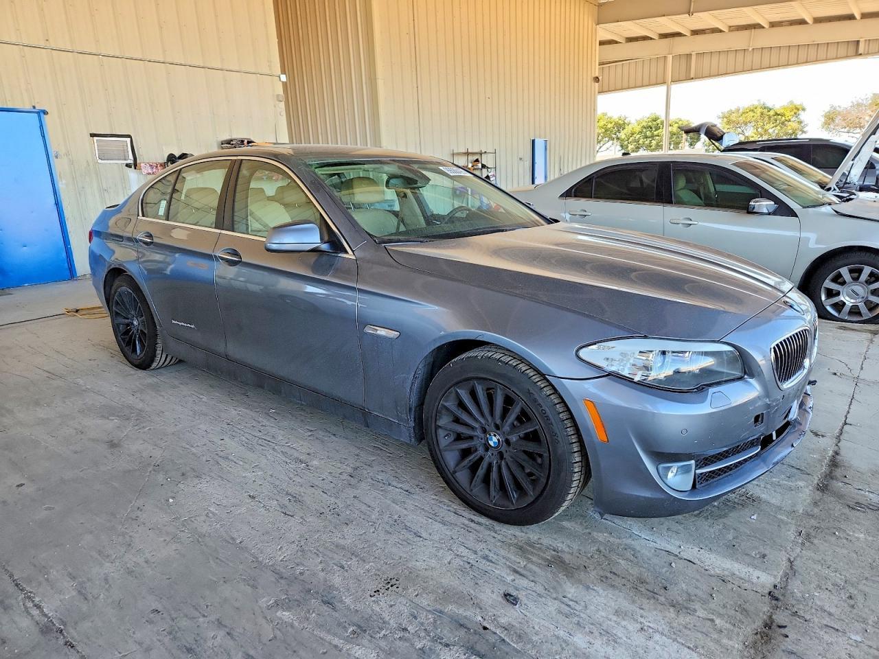 2011 BMW 535 I - Фото 4