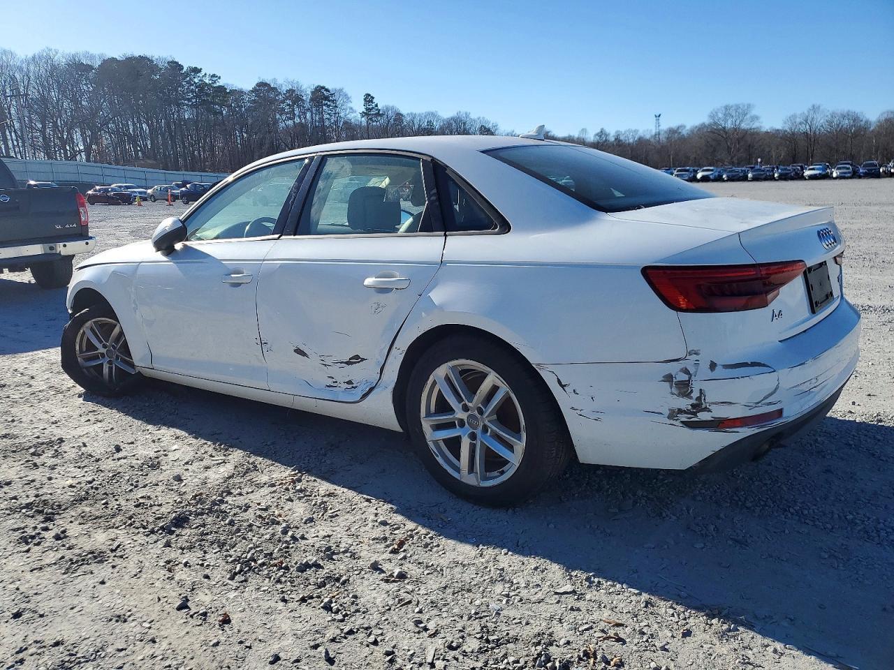 2017 Audi A4 Ultra Premium - Фото 2