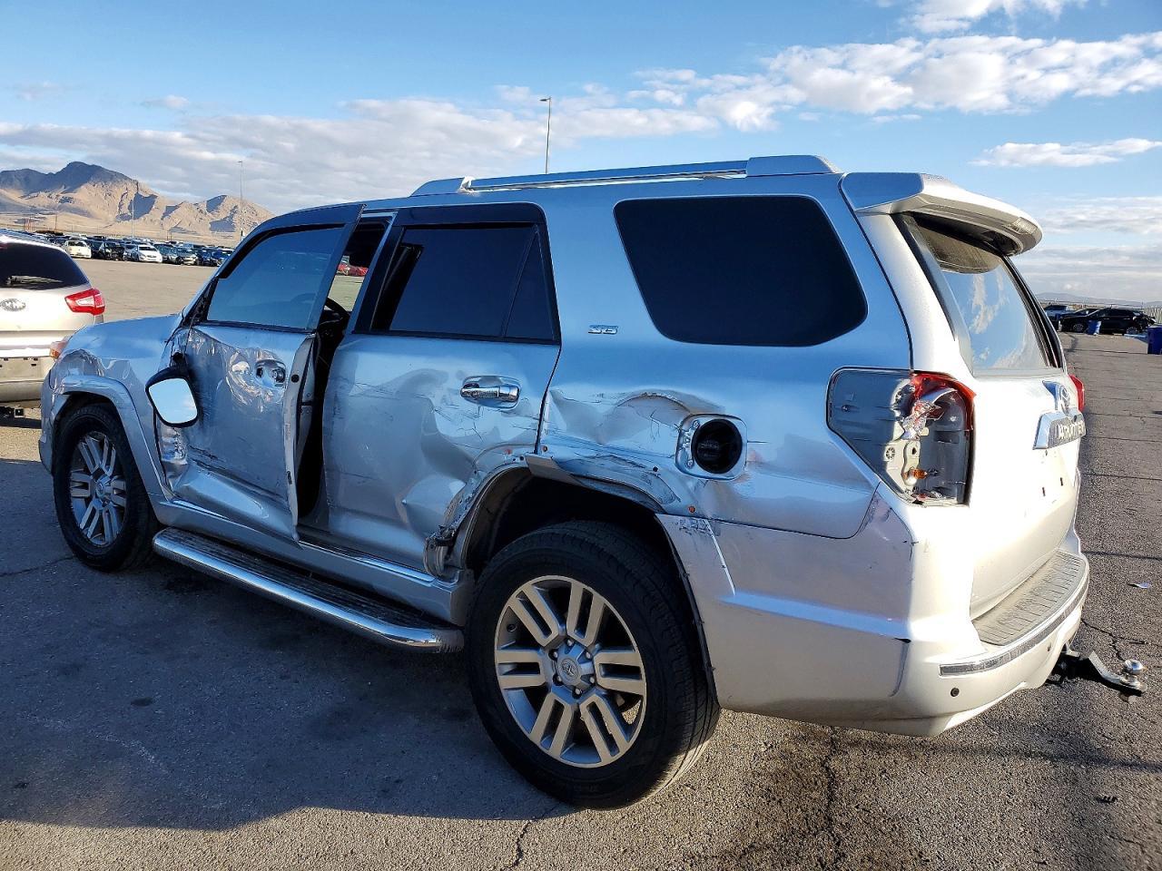 2010 Toyota 4Runner Sr5 - Фото 2
