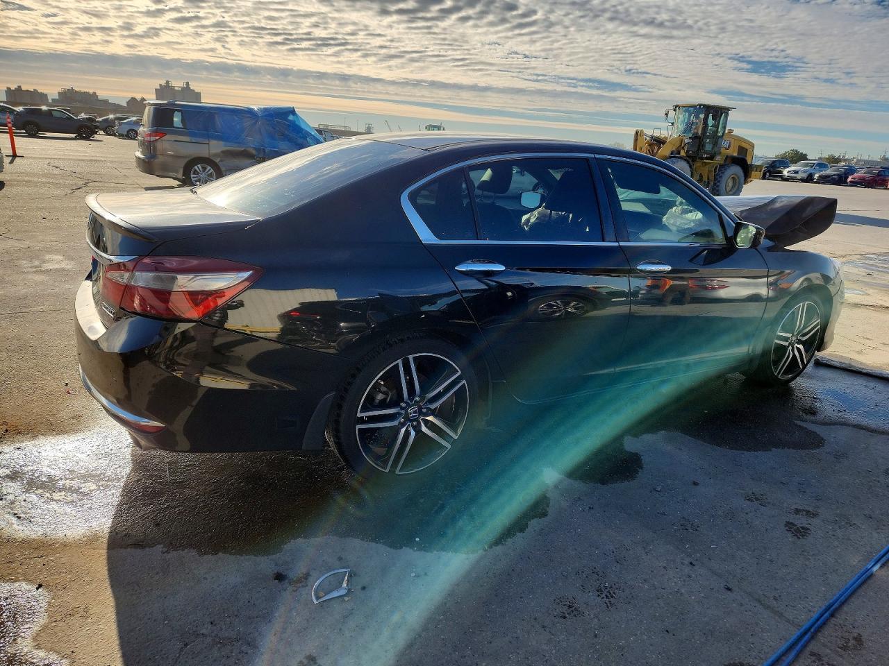2017 Honda Accord Sport Special Edition - Фото 3