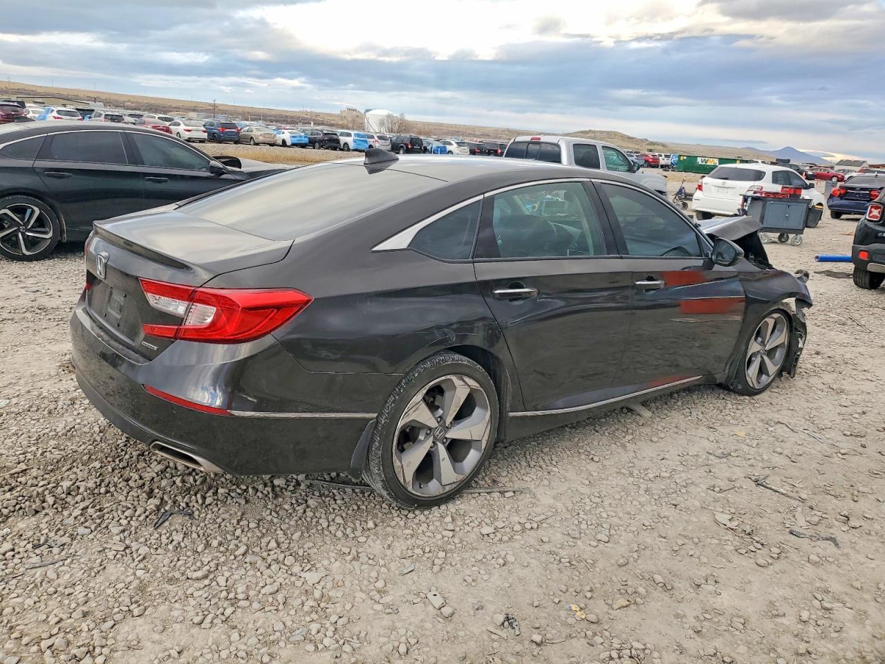 2018 Honda Accord Touring - Фото 3