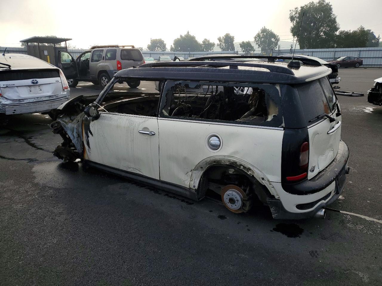 2010 Mini Cooper S Clubman - Image 2