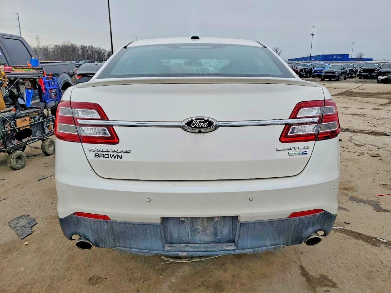 2017 Ford Taurus Limited - Image 6