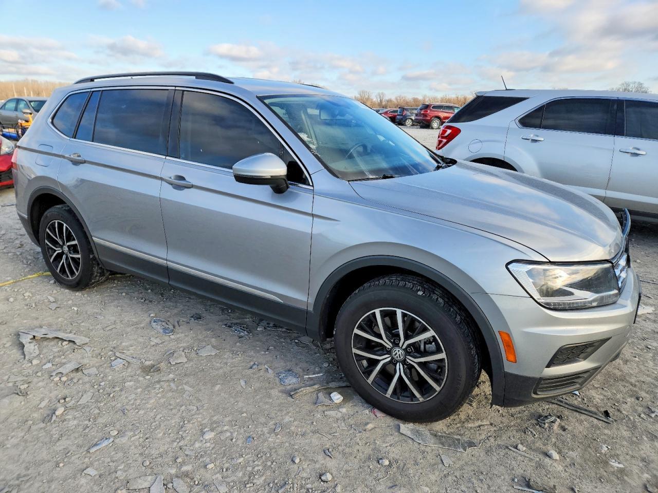 2021 Volkswagen Tiguan Se - Фото 4