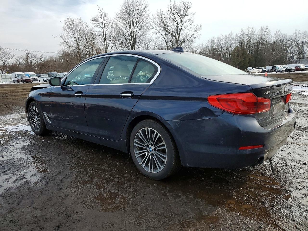 2017 BMW 530 Xi - Фото 2