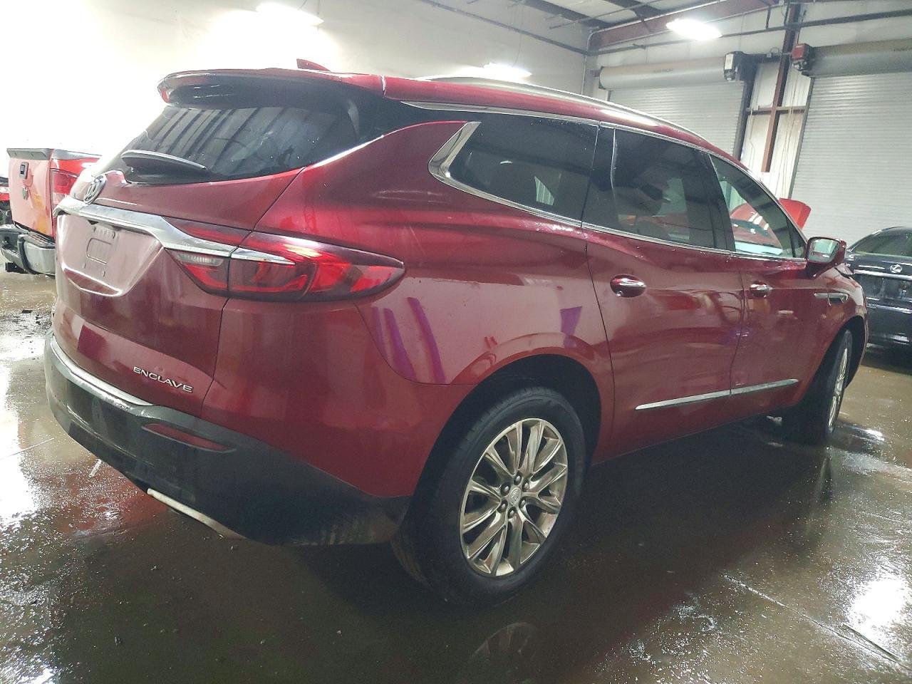 2018 Buick Enclave Essence - Image 3